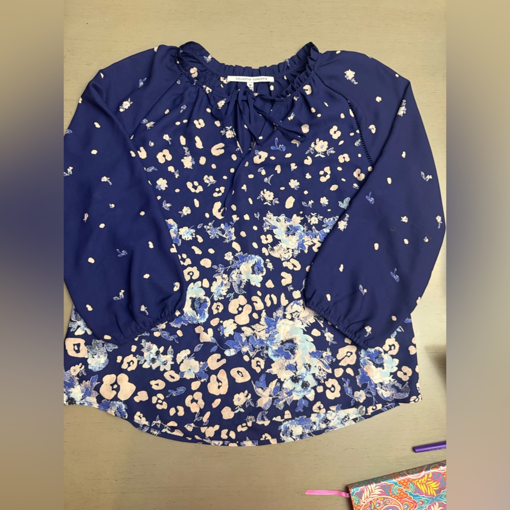 Collective Concepts Blue and cream leopard/flower mix size medium NWOT